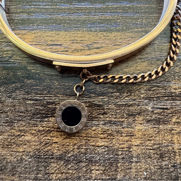 Elegant Bronze Plated Bangle Bracelet - Picture 2 of 5